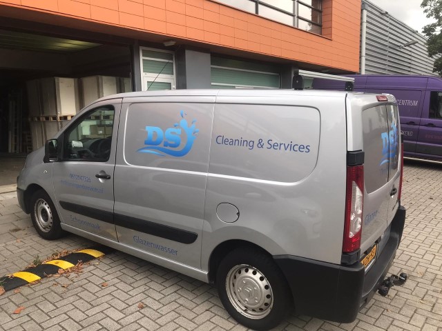 autobelettering DS cleaning services schiedam